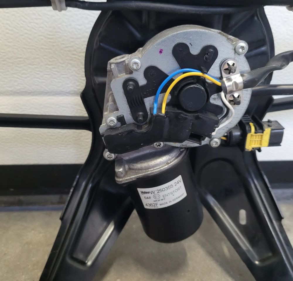 MECHANIZM WYCIERACZEK DAF XG XF NM. 2346701 SPRAWNY ORYGINAŁ CHWALIM116 - Essuie-glace pour Camion: photos 5 MECHANIZM WYCIERACZEK DAF XG XF NM. 2346701 SPRAWNY ORYGINAŁ CHWALIM116 - Essuie-glace pour Camion: photos 5