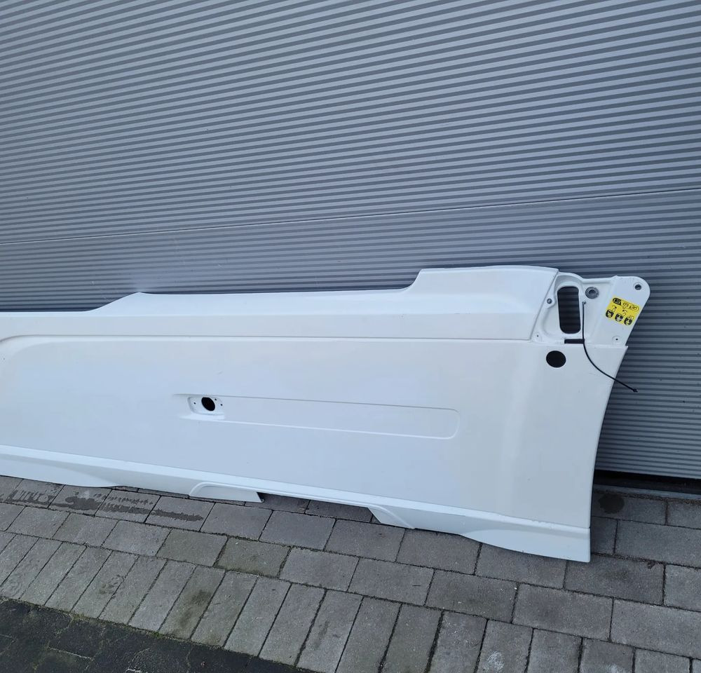 ZABUDOWA MIEDZYOSIOWA SPOJLER DAF XF 106 LIFT RH. 2123059 CHWALIM116 - Aérodynamique/ Spoilers pour Camion: photos 3 ZABUDOWA MIEDZYOSIOWA SPOJLER DAF XF 106 LIFT RH. 2123059 CHWALIM116 - Aérodynamique/ Spoilers pour Camion: photos 3