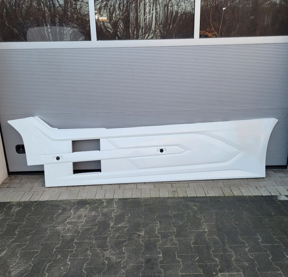 ZABUDOWA MIEDZYOSIOWA SPOJLER DAF XG XG+ 2292740 LH ORYGINAŁ CHWALIM116 - Aérodynamique/ Spoilers pour Camion: photos 1 ZABUDOWA MIEDZYOSIOWA SPOJLER DAF XG XG+ 2292740 LH ORYGINAŁ CHWALIM116 - Aérodynamique/ Spoilers pour Camion: photos 1