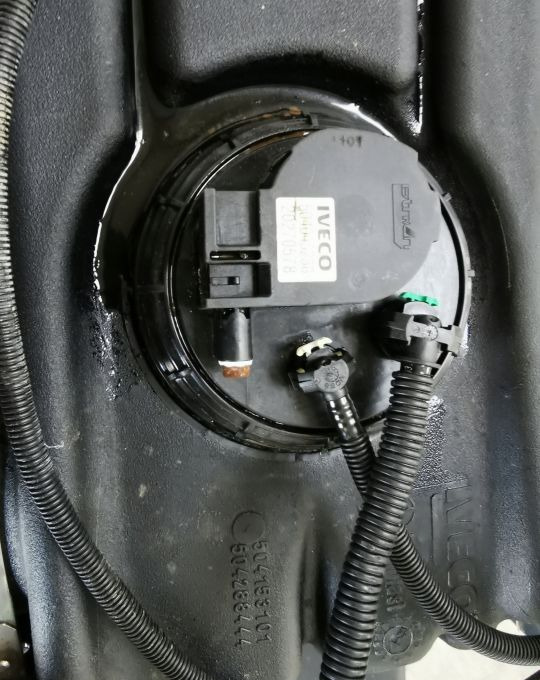 ZBIORNIK PALIWA IVECO EUROCARGO 504153101 - Réservoir de carburant pour Camion: photos 4 ZBIORNIK PALIWA IVECO EUROCARGO 504153101 - Réservoir de carburant pour Camion: photos 4