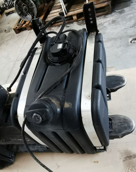ZBIORNIK PALIWA IVECO EUROCARGO 504153101 - Réservoir de carburant pour Camion: photos 1 ZBIORNIK PALIWA IVECO EUROCARGO 504153101 - Réservoir de carburant pour Camion: photos 1