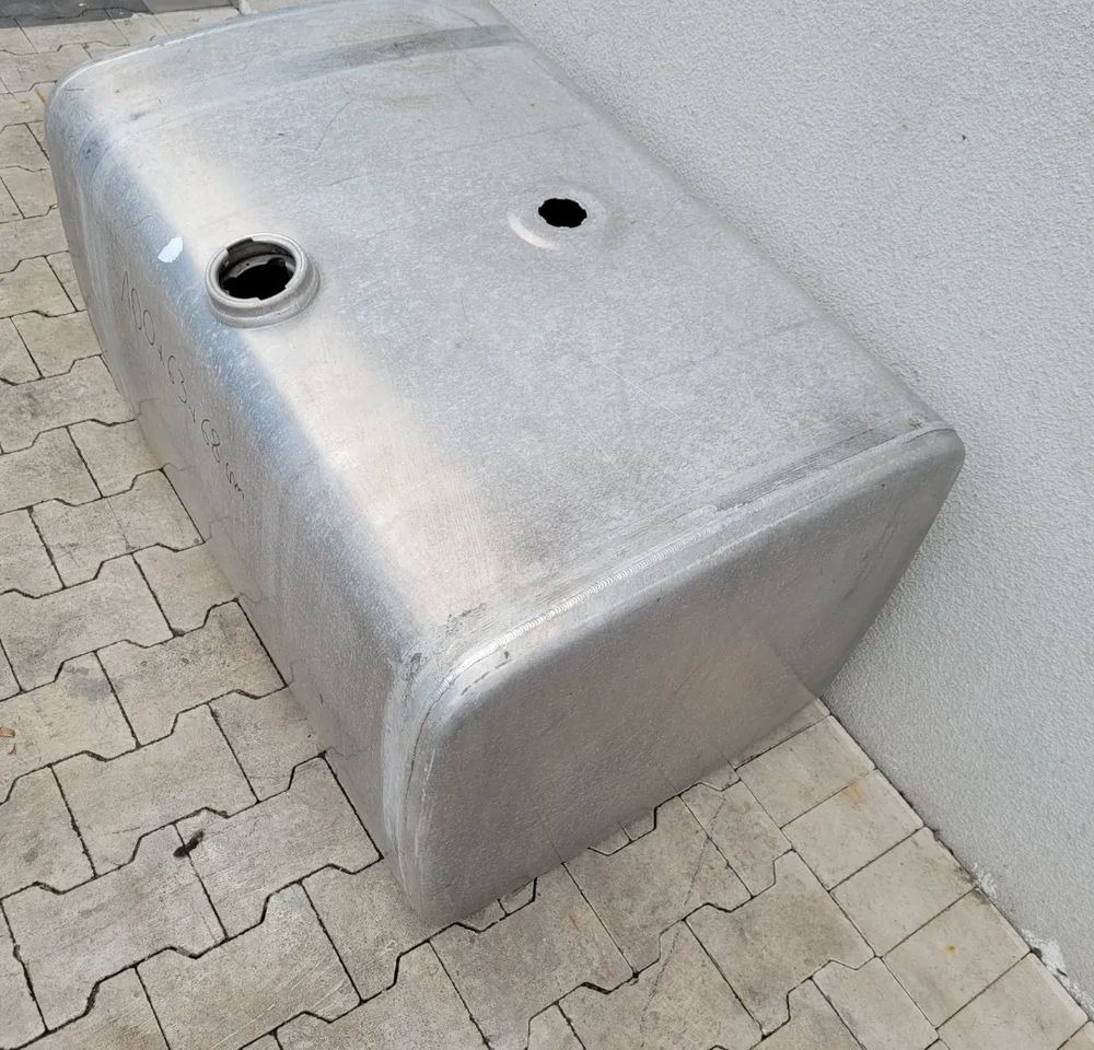ZBIORNIK PALIWA IVECO MAN 400L 100X63X68 - Réservoir de carburant pour Camion: photos 2 ZBIORNIK PALIWA IVECO MAN 400L 100X63X68 - Réservoir de carburant pour Camion: photos 2