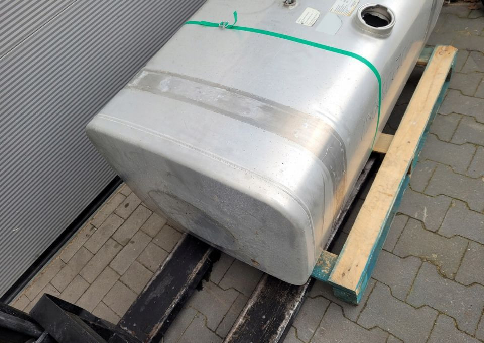ZBIORNIK PALIWA MAN TGX TGS 480L 81.12201-6842 - Réservoir de carburant pour Camion: photos 3 ZBIORNIK PALIWA MAN TGX TGS 480L 81.12201-6842 - Réservoir de carburant pour Camion: photos 3