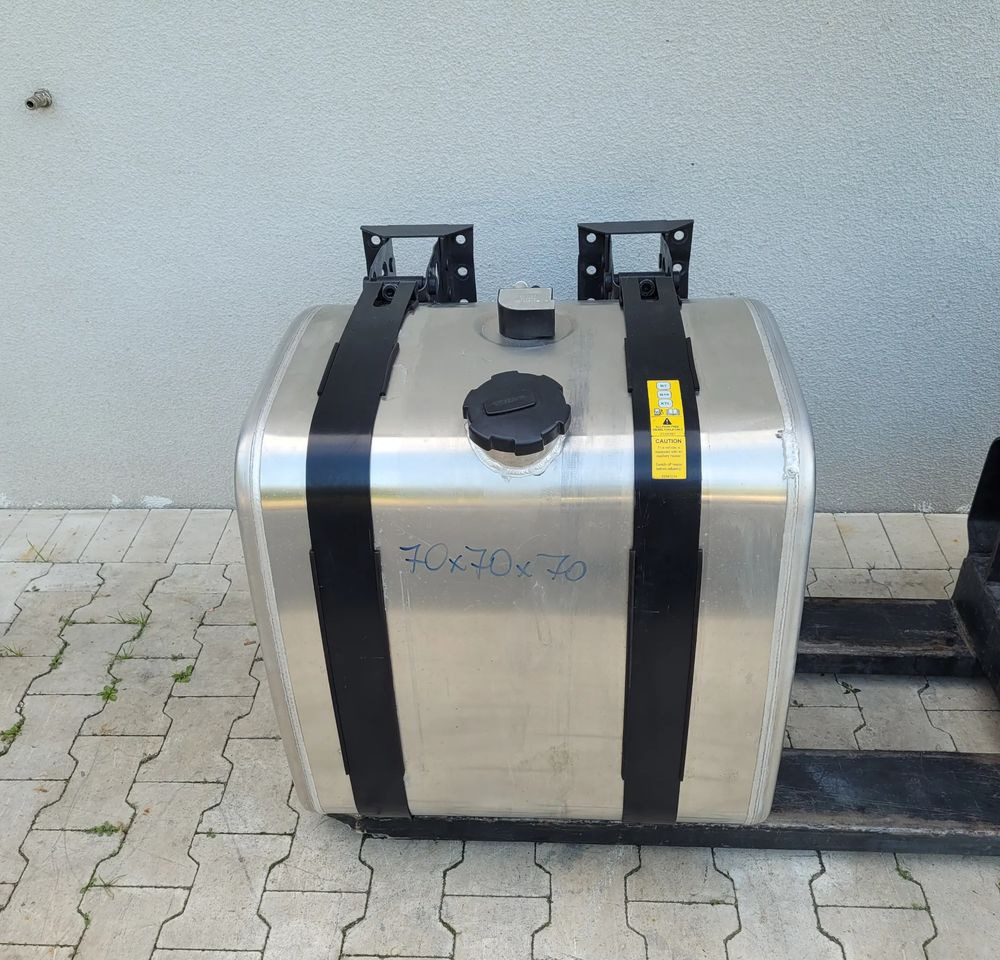 ZBIORNIK PALIWA VOLVO FH4 RENAULT 285L OM 22063854 70X70X70 - Système de carburant pour Camion: photos 1 ZBIORNIK PALIWA VOLVO FH4 RENAULT 285L OM 22063854 70X70X70 - Système de carburant pour Camion: photos 1