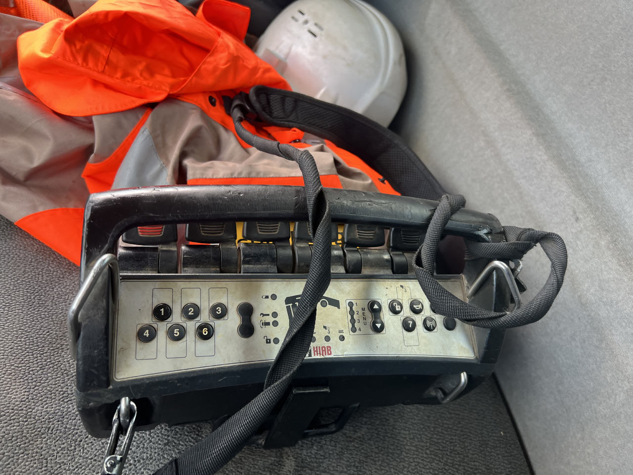 RENAULT plateau grue radio commandée 380 DXI - Camion grue: photos 3 RENAULT plateau grue radio commandée 380 DXI - Camion grue: photos 3