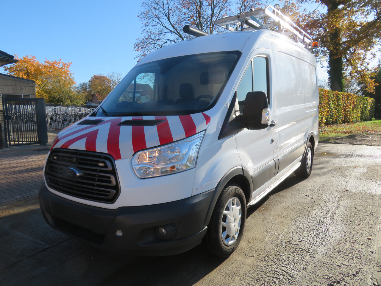Ford Transit 2.0TDCi - L2H2 - Fourgon utilitaire: photos 3 Ford Transit 2.0TDCi - L2H2 - Fourgon utilitaire: photos 3