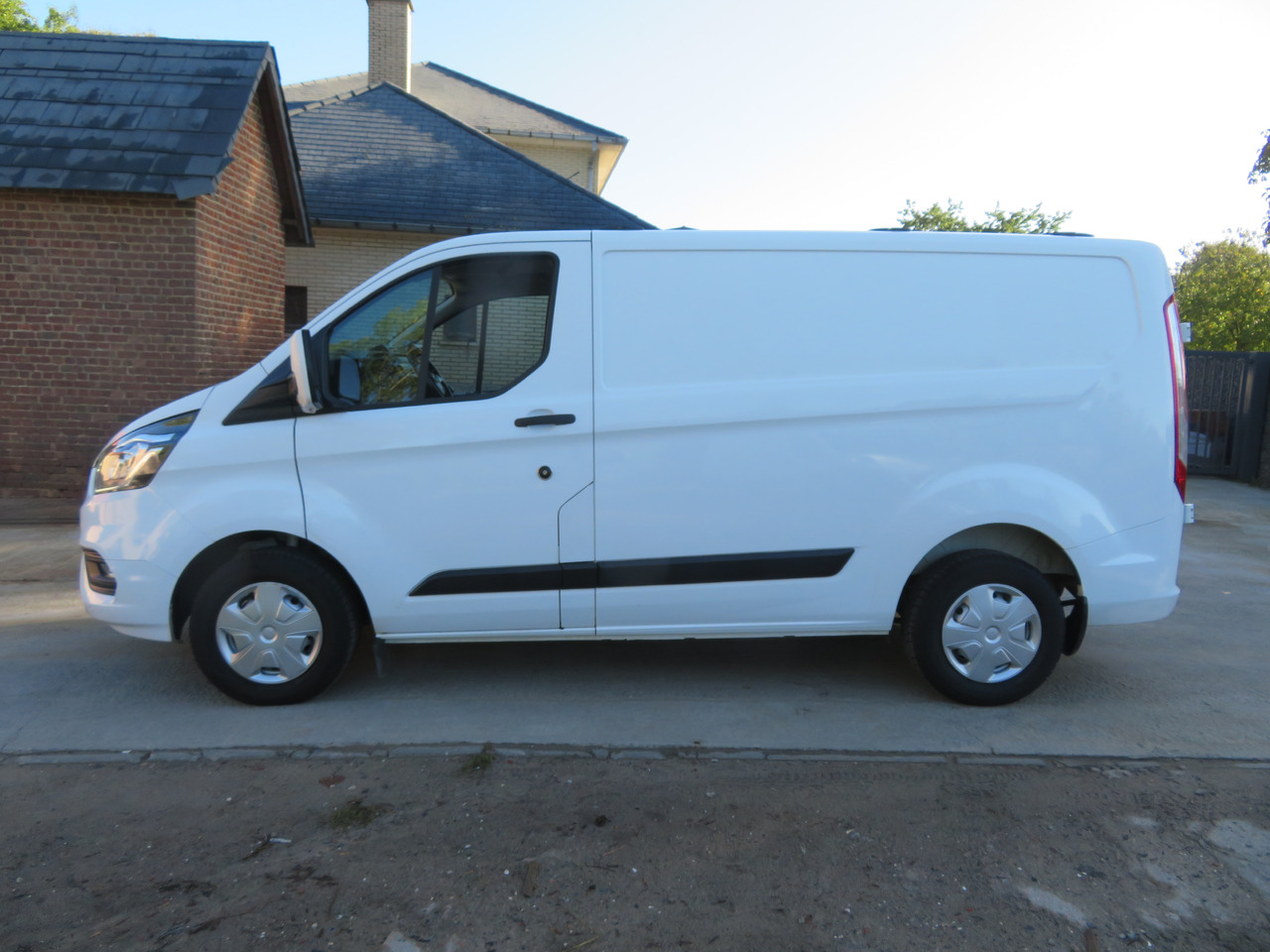 Ford Transit Custom 2.0 Trend - Fourgonnette: photos 4 Ford Transit Custom 2.0 Trend - Fourgonnette: photos 4