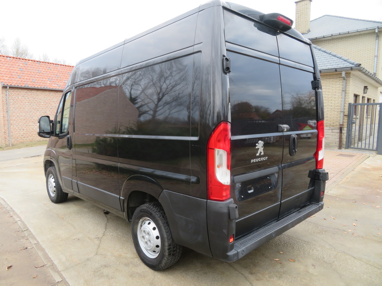 Peugeot Boxer 2.2 BlueHDI L1H2 premium - Fourgon utilitaire: photos 5 Peugeot Boxer 2.2 BlueHDI L1H2 premium - Fourgon utilitaire: photos 5