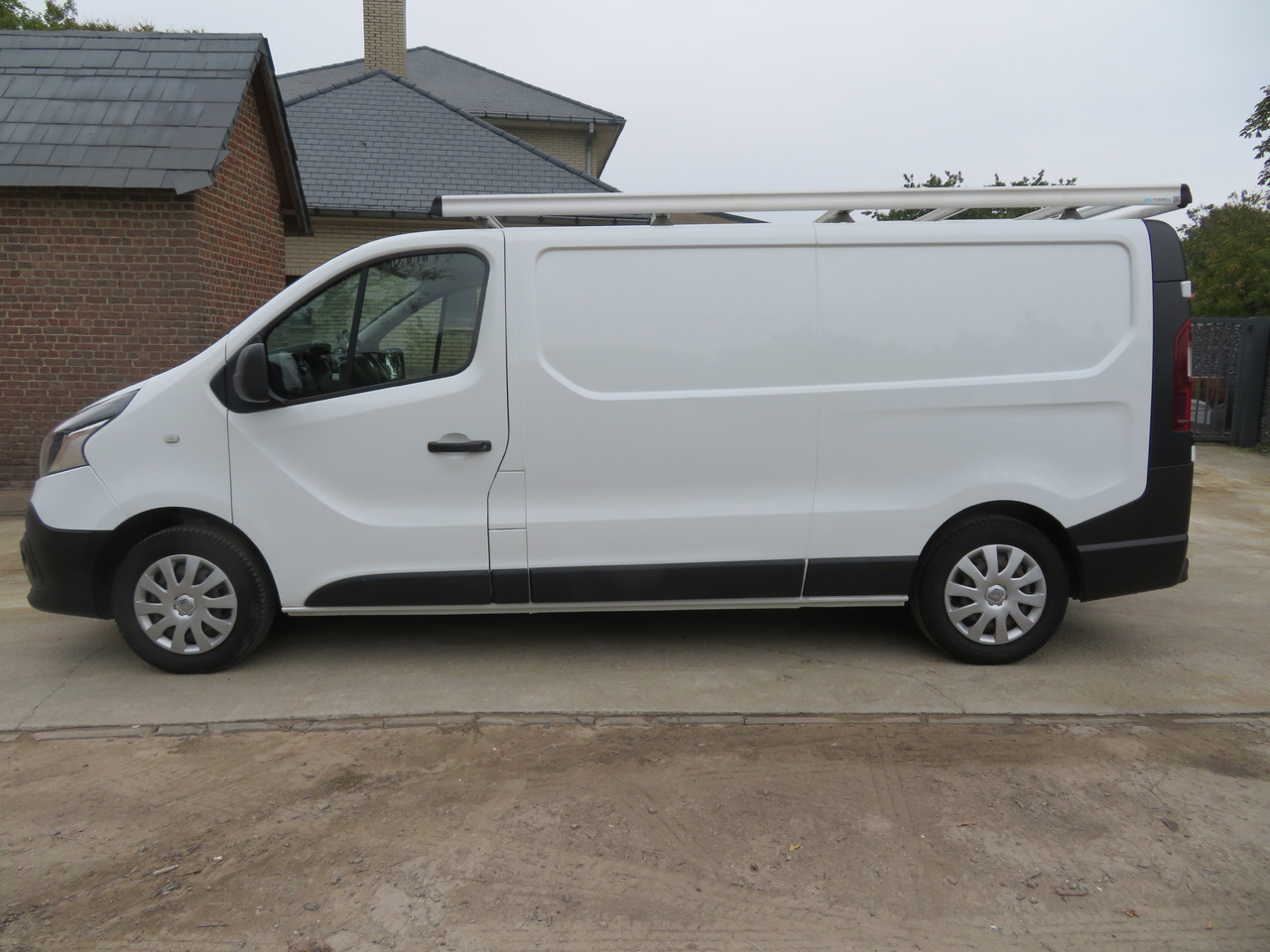 Renault Trafic 1.6dCi Grand Confort - L2H1 - Fourgonnette: photos 4 Renault Trafic 1.6dCi Grand Confort - L2H1 - Fourgonnette: photos 4