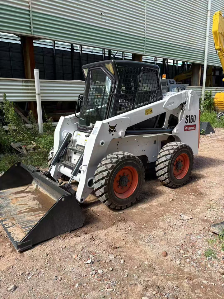 BOBCAT S180 - Mini chargeuse: photos 5 BOBCAT S180 - Mini chargeuse: photos 5