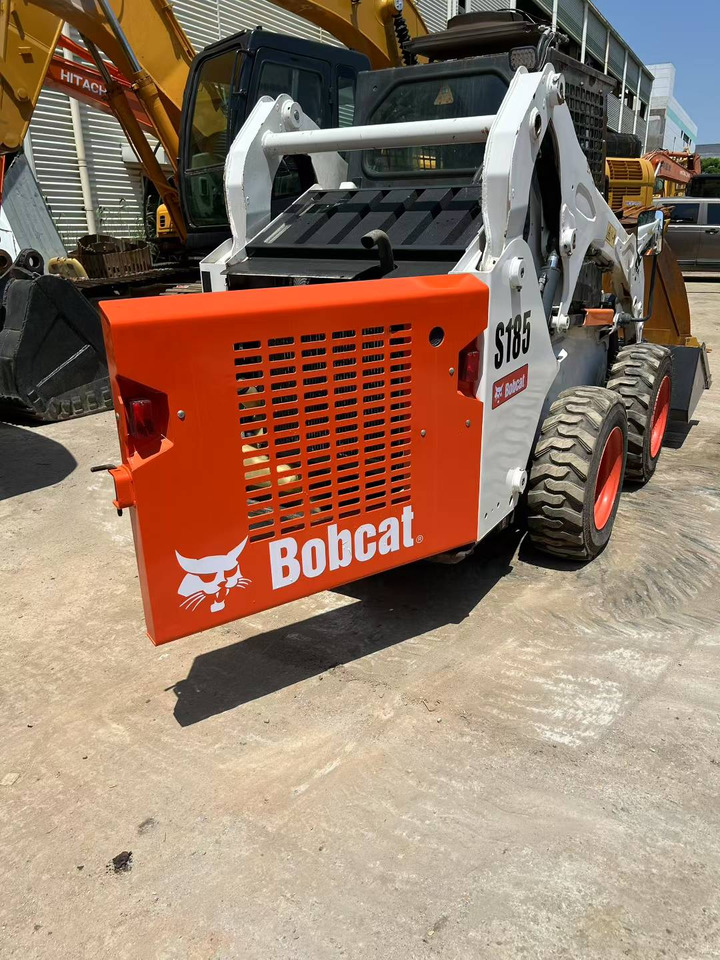 BOBCAT Skid Steer Loader S185 - Mini chargeuse: photos 4 BOBCAT Skid Steer Loader S185 - Mini chargeuse: photos 4