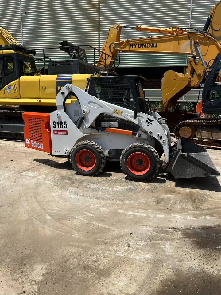 BOBCAT Skid Steer Loader S185 - Mini chargeuse: photos 3 BOBCAT Skid Steer Loader S185 - Mini chargeuse: photos 3