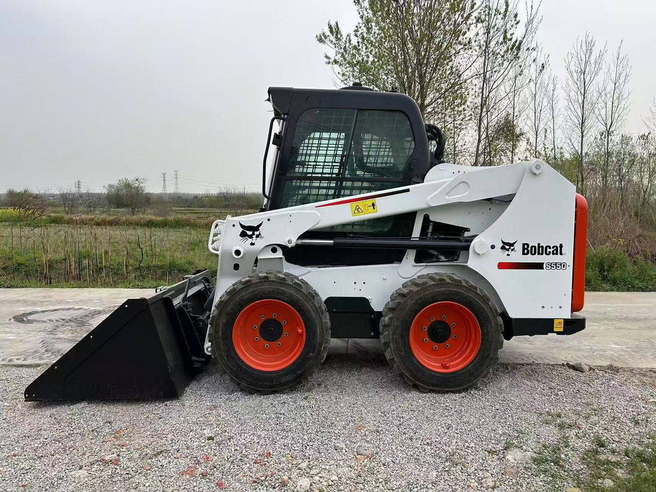 BOBCAT Skid Steer Loader S550 - Mini chargeuse: photos 2 BOBCAT Skid Steer Loader S550 - Mini chargeuse: photos 2