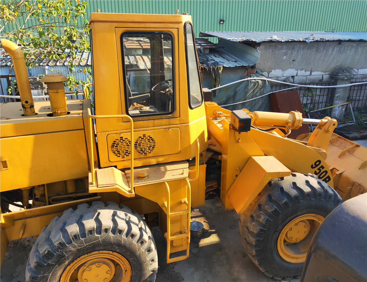 CAT Wheel Loader 950B - Chargeuse sur pneus: photos 1 CAT Wheel Loader 950B - Chargeuse sur pneus: photos 1