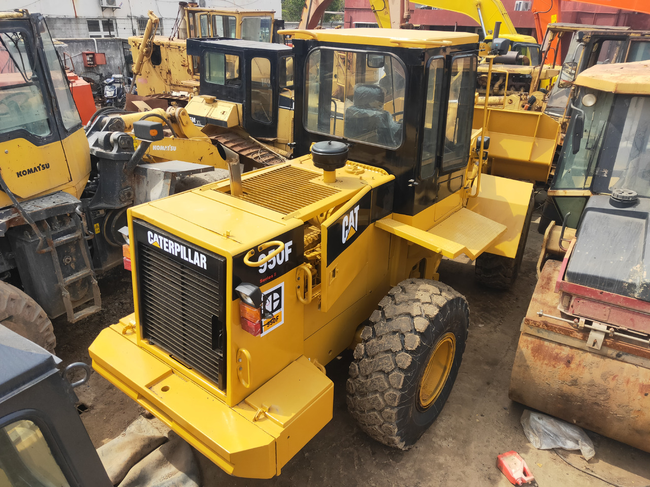 CATERPILLAR Wheel Loader  950F Click Here for Discount - Chargeuse sur pneus: photos 1 CATERPILLAR Wheel Loader  950F Click Here for Discount - Chargeuse sur pneus: photos 1