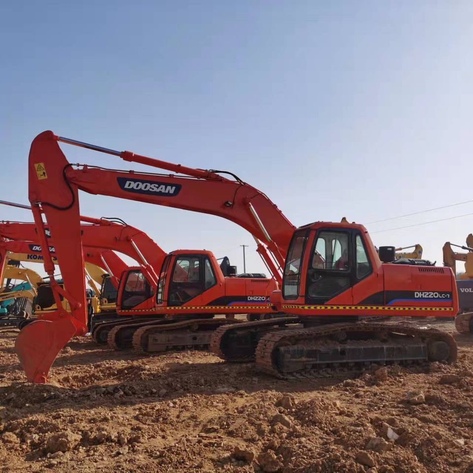 DOOSAN DH220LC-7$21000 - Pelle sur chenille: photos 3 DOOSAN DH220LC-7$21000 - Pelle sur chenille: photos 3