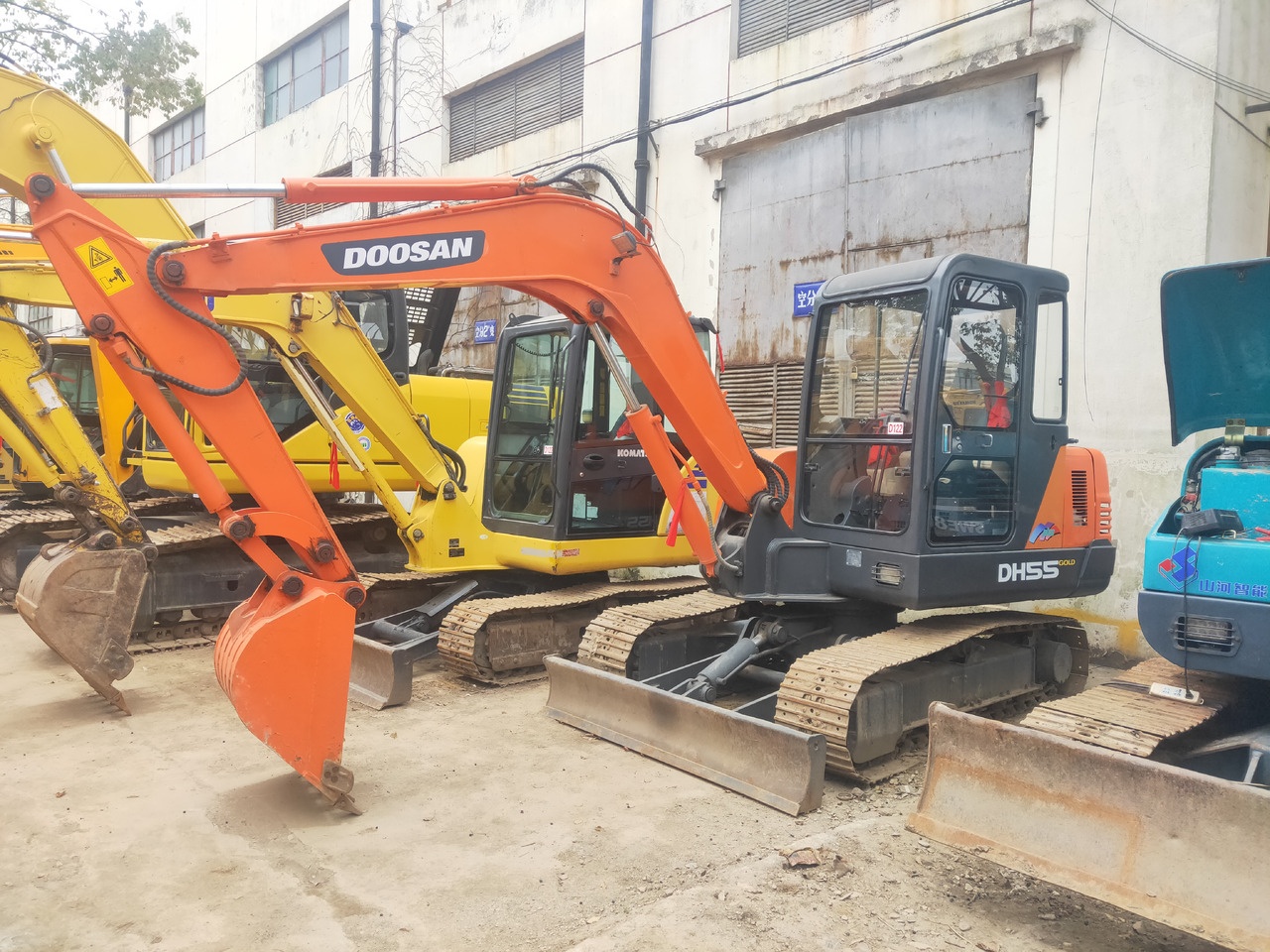 DOOSAN Mini Excavator DH5550 - Mini pelle: photos 2 DOOSAN Mini Excavator DH5550 - Mini pelle: photos 2
