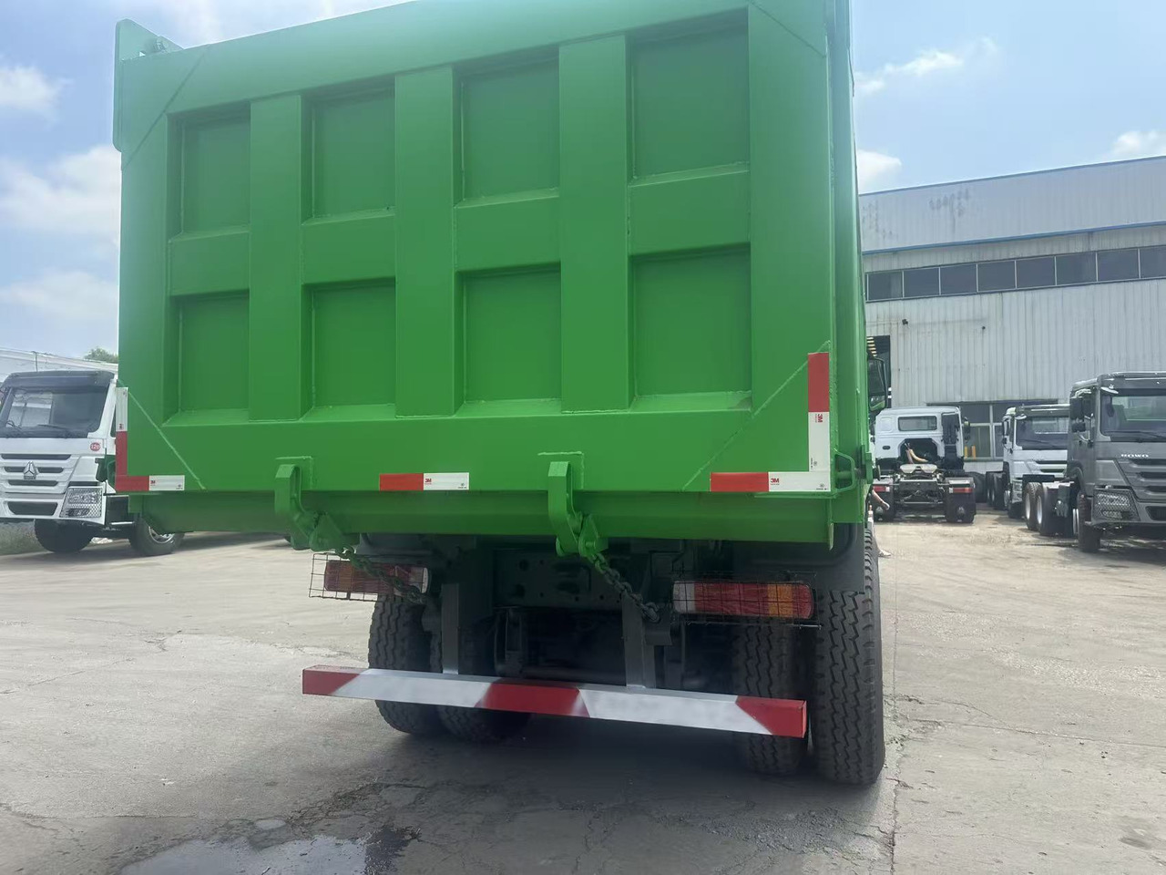 HOWO Haohan 6✖4 Dump Truck Green - Camion fourgon: photos 5 HOWO Haohan 6✖4 Dump Truck Green - Camion fourgon: photos 5