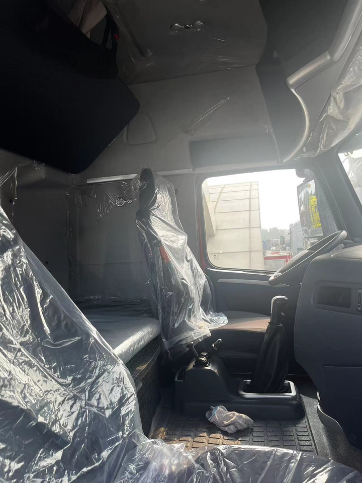 HOWO Truck Unit T7H 6*4 - Camion benne: photos 4 HOWO Truck Unit T7H 6*4 - Camion benne: photos 4