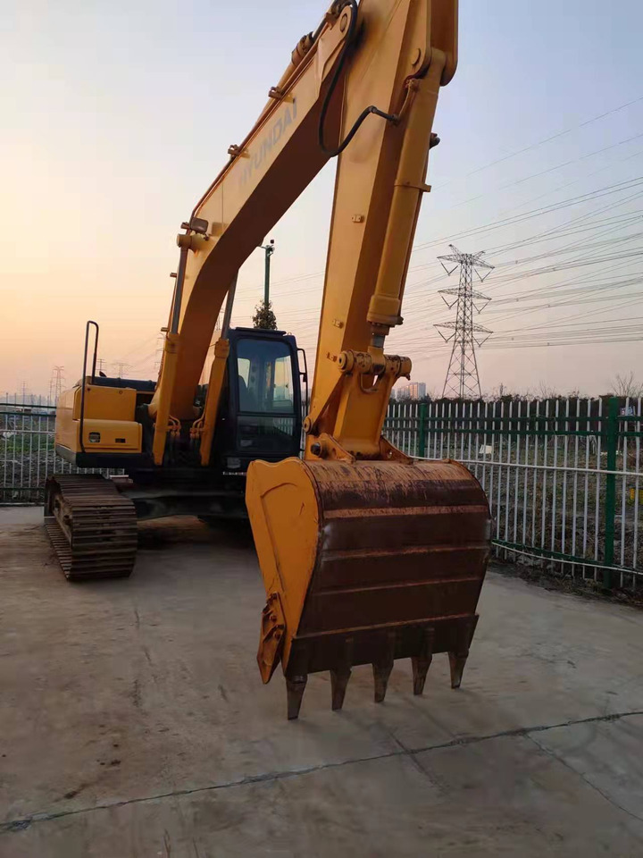 HYUNDAI R225LC-7 - Pelle sur chenille: photos 1 HYUNDAI R225LC-7 - Pelle sur chenille: photos 1