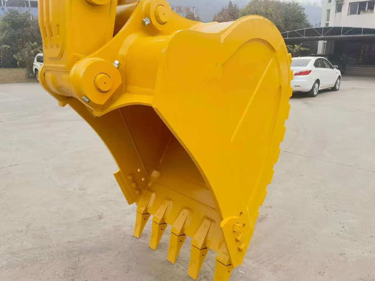 KOMATSU PC210 - Pelle sur chenille: photos 3 KOMATSU PC210 - Pelle sur chenille: photos 3