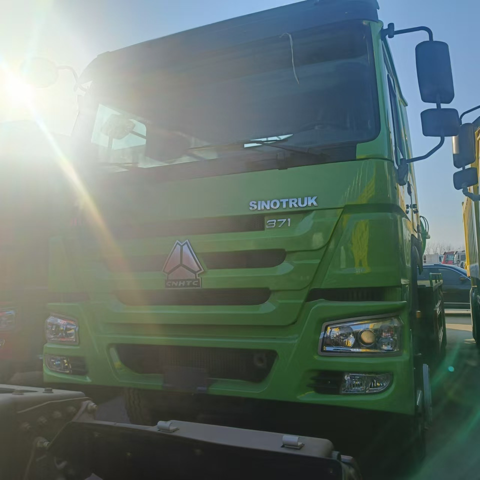 SINOTRUK HOWO Sewage Suction Truck 6*4 Click Here for Discount - Camion hydrocureur: photos 4 SINOTRUK HOWO Sewage Suction Truck 6*4 Click Here for Discount - Camion hydrocureur: photos 4