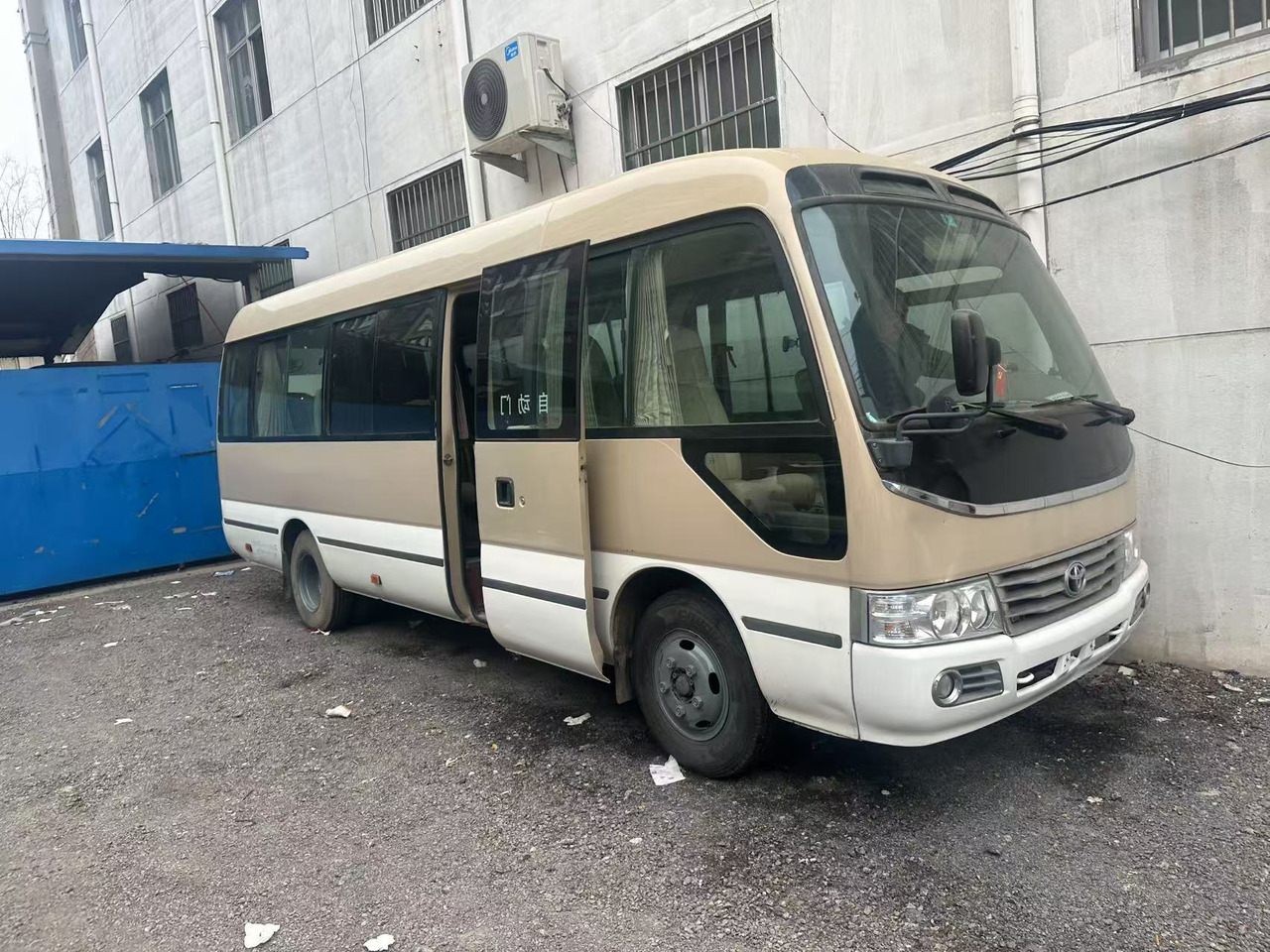 TOYOTA Coaster - Minibus, Transport de personnes: photos 2 TOYOTA Coaster - Minibus, Transport de personnes: photos 2