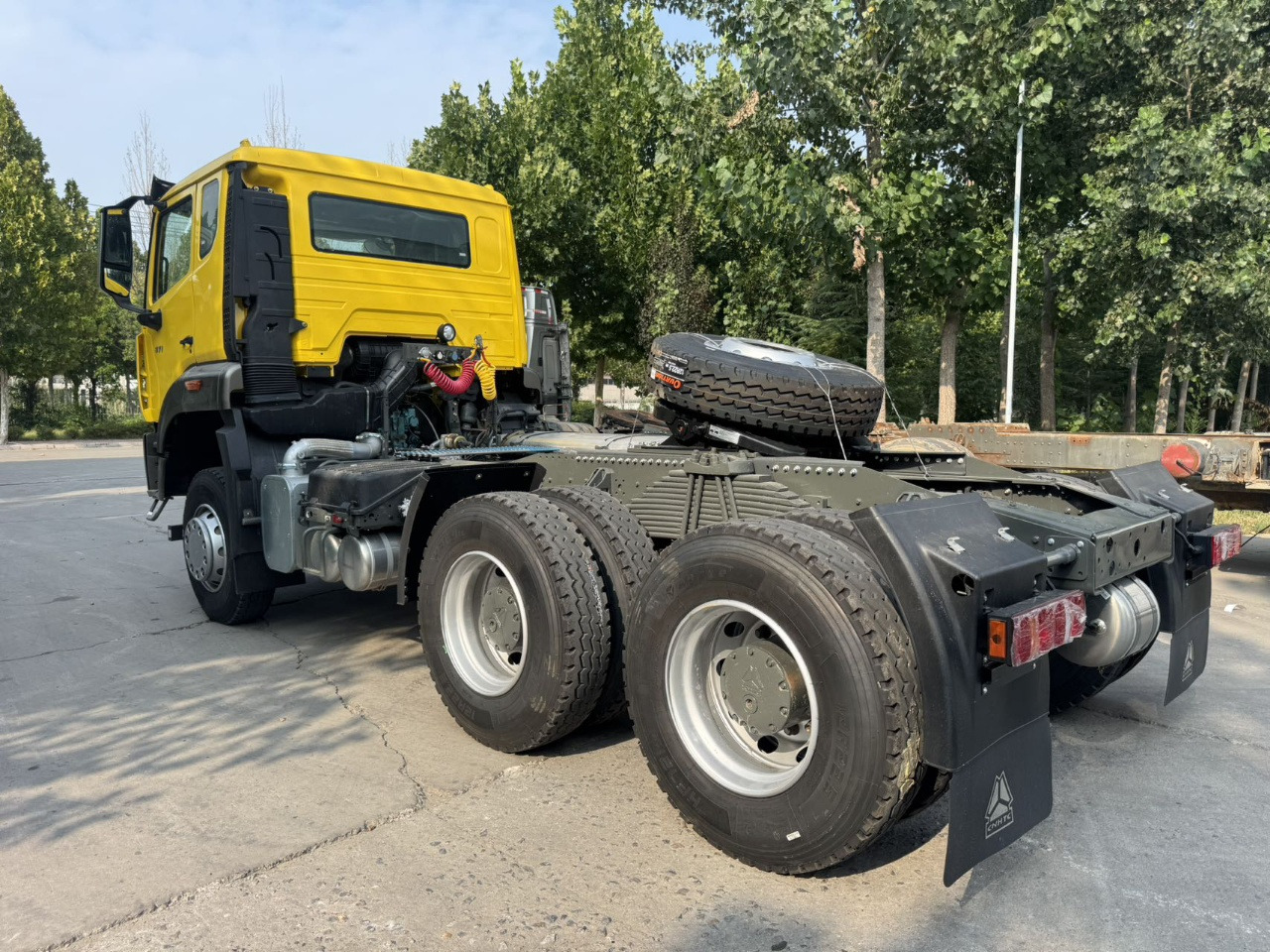 HOWO Truck Unit 6*4 Click Here for Discount - Tracteur routier: photos 4 HOWO Truck Unit 6*4 Click Here for Discount - Tracteur routier: photos 4