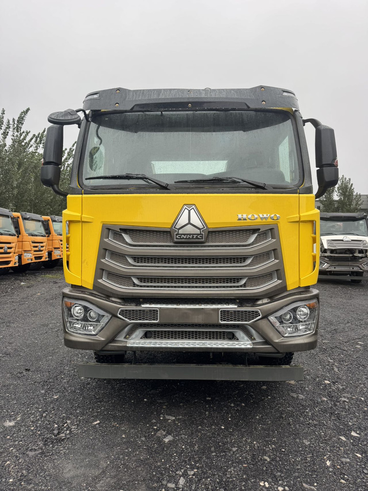 SINOTRUK HOWO 430HP Hydraulic Lift-Equipped Tractor Unit Click for Discount - Tracteur routier: photos 2 SINOTRUK HOWO 430HP Hydraulic Lift-Equipped Tractor Unit Click for Discount - Tracteur routier: photos 2
