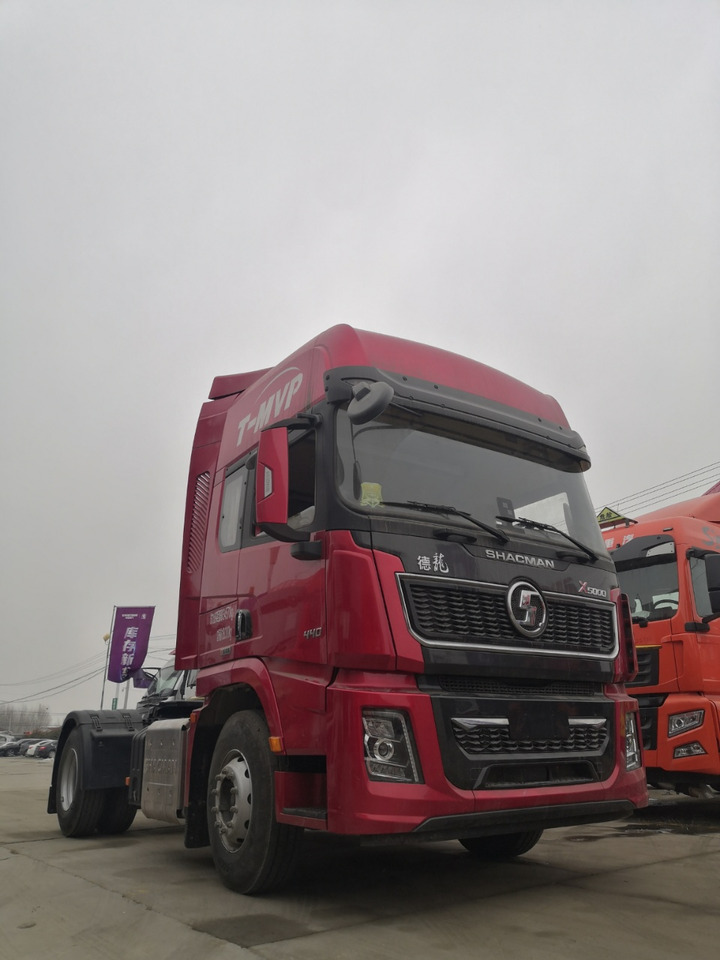 SINOTRUK M1064 4X2 Manual Tractor Unit - Tracteur routier: photos 3 SINOTRUK M1064 4X2 Manual Tractor Unit - Tracteur routier: photos 3