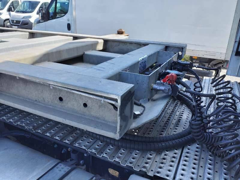 Semi-remorque 3 Essieux 38 TONNES CHARIOT COULISSANT - Semi-remorque porte-conteneur/ Caisse mobile: photos 3 Semi-remorque 3 Essieux 38 TONNES CHARIOT COULISSANT - Semi-remorque porte-conteneur/ Caisse mobile: photos 3