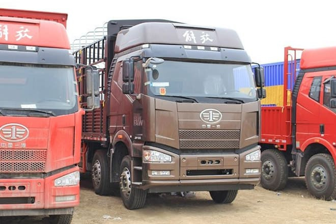 FAW FAW J6P Livestock Truck for Sale in Uganda - Camion bétaillère: photos 2 FAW FAW J6P Livestock Truck for Sale in Uganda - Camion bétaillère: photos 2
