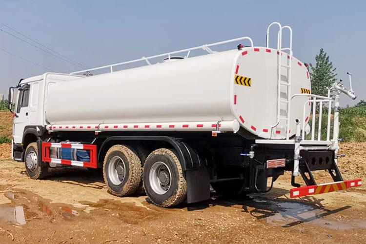 Howo Water Tanker Truck for Sale in Guyana - Camion citerne: photos 3 Howo Water Tanker Truck for Sale in Guyana - Camion citerne: photos 3