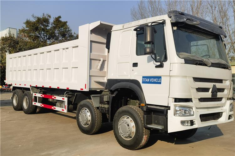 SINOTRUK Second Hand Howo 8X4 Tipper Truck Price for Sale In Ghana - Camion benne: photos 1 SINOTRUK Second Hand Howo 8X4 Tipper Truck Price for Sale In Ghana - Camion benne: photos 1
