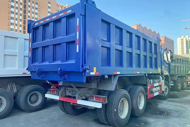 SINOTRUK Sinotruk Howo 380 New Dump Trucks for Sale in Côte d'Ivoire - Camion benne: photos 4 SINOTRUK Sinotruk Howo 380 New Dump Trucks for Sale in Côte d'Ivoire - Camion benne: photos 4