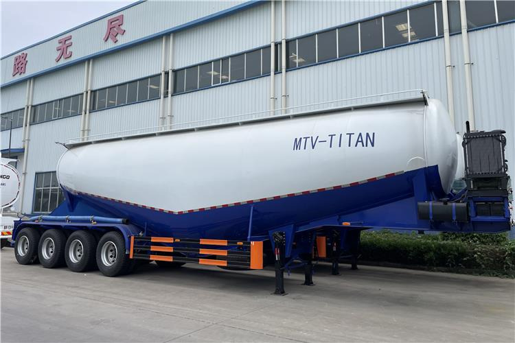 TITAN 4 Axle 60 Ton Bulker Cement Tanker Trailer for Sale In United Arab Emirates - Semi-remorque: photos 1 TITAN 4 Axle 60 Ton Bulker Cement Tanker Trailer for Sale In United Arab Emirates - Semi-remorque: photos 1