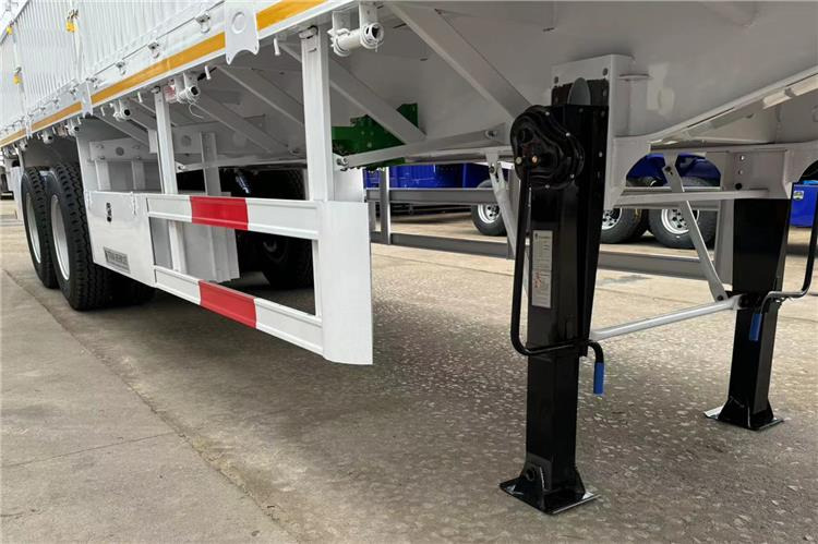 TITAN 2 Axle Fence Semi Trailer with Bogie Suspension for Sale In Nigeria - Semi-remorque bétaillère: photos 2 TITAN 2 Axle Fence Semi Trailer with Bogie Suspension for Sale In Nigeria - Semi-remorque bétaillère: photos 2