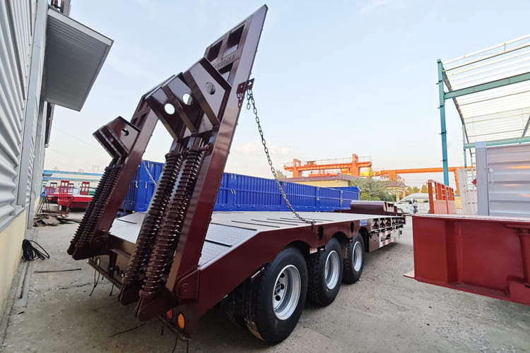 TITAN 3 Axle Low Bed Trailer for Sale in Saudi Arabia - Semi-remorque surbaissé: photos 2 TITAN 3 Axle Low Bed Trailer for Sale in Saudi Arabia - Semi-remorque surbaissé: photos 2