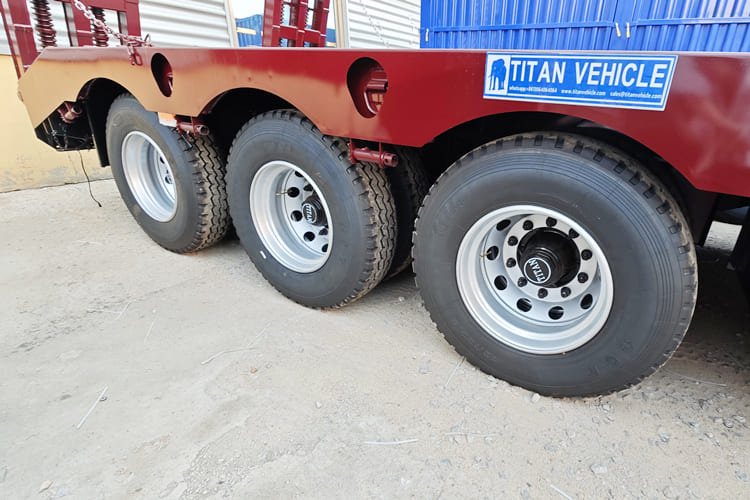 TITAN 3 Axle Low Bed Trailer for Sale in Saudi Arabia - Semi-remorque surbaissé: photos 5 TITAN 3 Axle Low Bed Trailer for Sale in Saudi Arabia - Semi-remorque surbaissé: photos 5