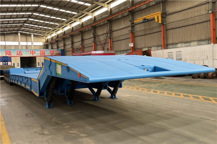TITAN 4 Axle Folding Gooseneck Trailer for Sale In Zambia - Semi-remorque surbaissé: photos 3 TITAN 4 Axle Folding Gooseneck Trailer for Sale In Zambia - Semi-remorque surbaissé: photos 3