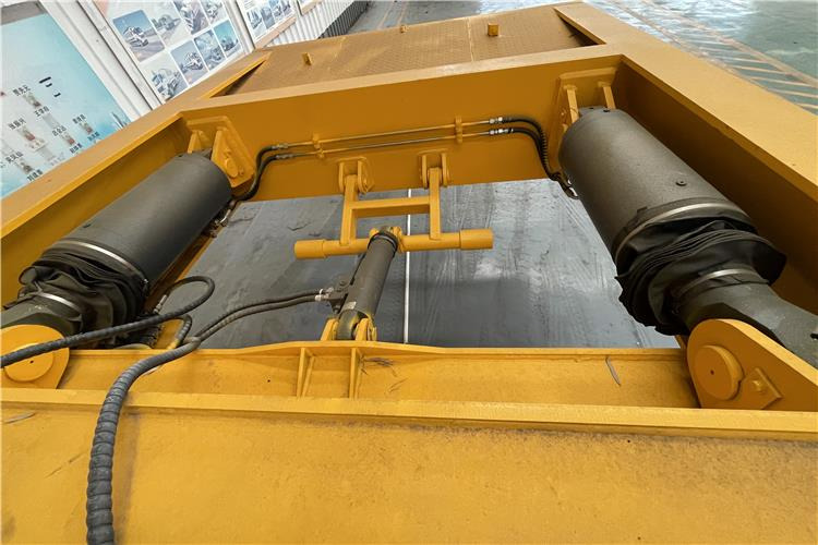 Semi-remorque surbaissé pour transport de équipements lourds neuf TITAN 4 Line 8 Axle Detachable Gooseneck Trailer for Sale In Nigeria Lagos: photos 6