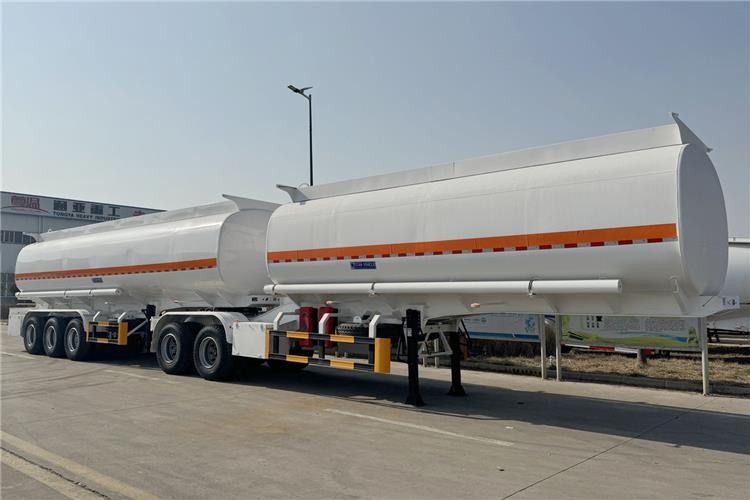 TITAN Superlink Fuel Tanker Trailer for Sale In Anglo - Semi-remorque citerne: photos 2 TITAN Superlink Fuel Tanker Trailer for Sale In Anglo - Semi-remorque citerne: photos 2