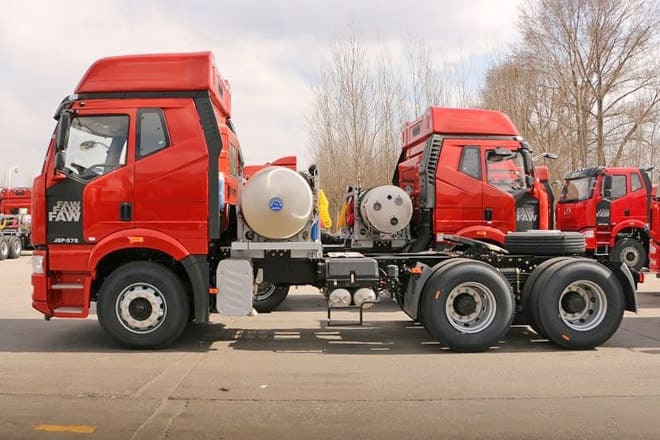 FAW FAW 6X4 Trucks for Sale Prices in Vanuatu - Tracteur routier: photos 5 FAW FAW 6X4 Trucks for Sale Prices in Vanuatu - Tracteur routier: photos 5