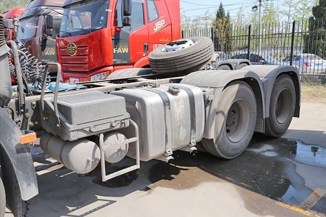 FAW Faw J6P 380HP Truck for Sale in Mali - Tracteur routier: photos 3 FAW Faw J6P 380HP Truck for Sale in Mali - Tracteur routier: photos 3