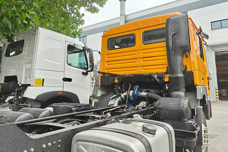 SHACMAN F3000 Shacman Truck Head for Sale in Saudi Arabia - Tracteur routier: photos 4 SHACMAN F3000 Shacman Truck Head for Sale in Saudi Arabia - Tracteur routier: photos 4