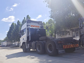 SHACMAN Shacman Truck Head for Sale in Namibia - Tracteur routier: photos 3 SHACMAN Shacman Truck Head for Sale in Namibia - Tracteur routier: photos 3