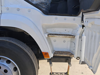 SHACMAN Shacman Truck Tractor Head for Sale in Zambia - Tracteur routier: photos 2 SHACMAN Shacman Truck Tractor Head for Sale in Zambia - Tracteur routier: photos 2