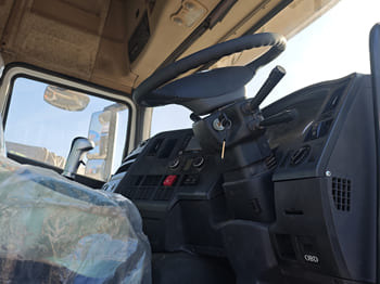 SHACMAN Shacman Truck Tractor Head for Sale in Zambia - Tracteur routier: photos 4 SHACMAN Shacman Truck Tractor Head for Sale in Zambia - Tracteur routier: photos 4