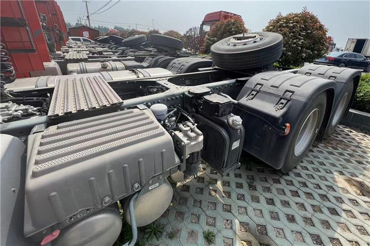 SINOTRUK Used Sitrak Truck Head for Sale In Guinea - Tracteur routier: photos 4 SINOTRUK Used Sitrak Truck Head for Sale In Guinea - Tracteur routier: photos 4