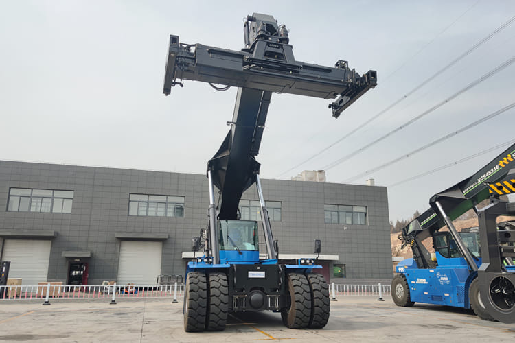 XCMG Reach Stacker Container Handler for sale in Malawi - Chariot porte-conteneur: photos 3 XCMG Reach Stacker Container Handler for sale in Malawi - Chariot porte-conteneur: photos 3